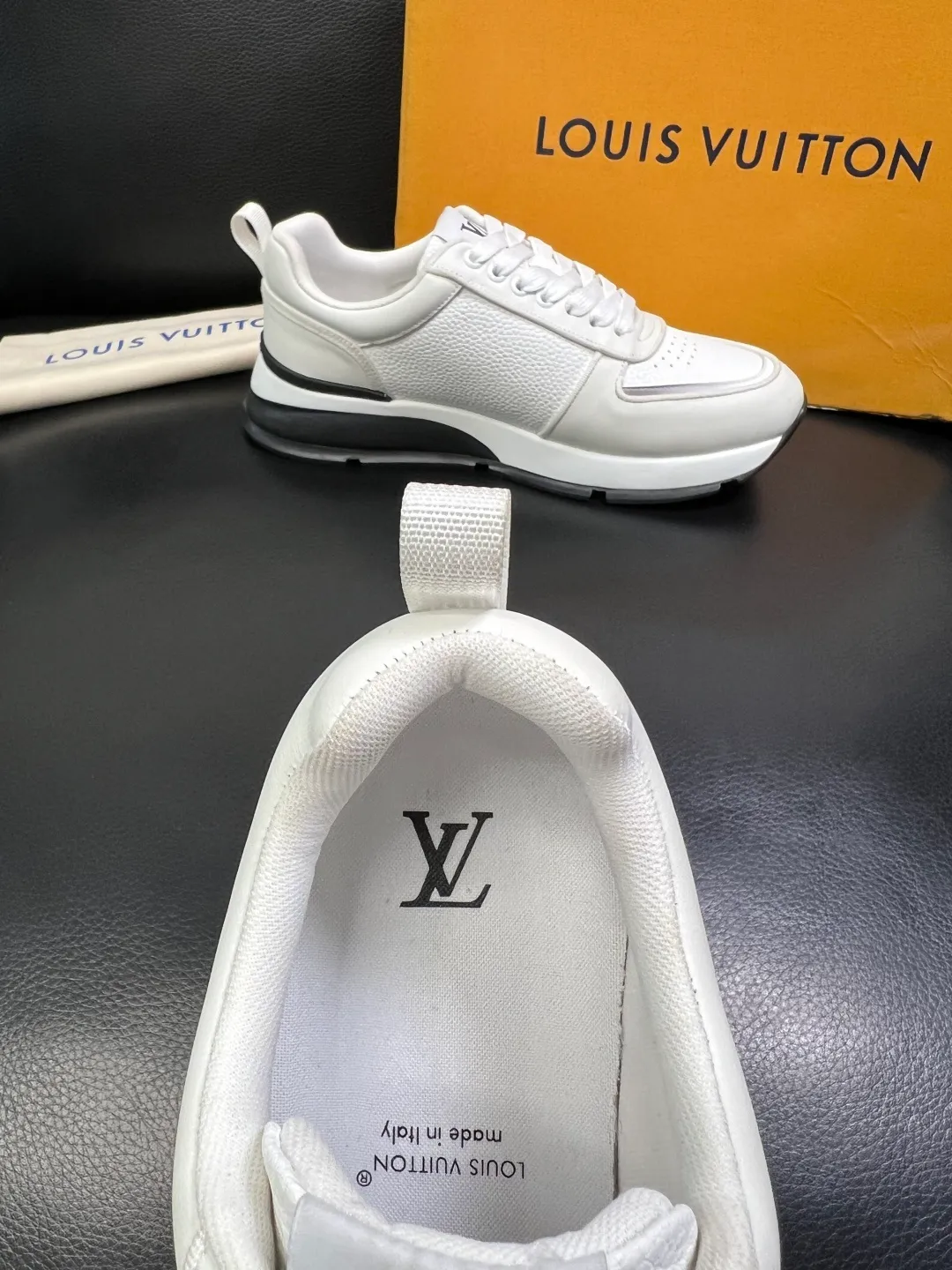 Men's shoes 💰 780 Lv High quality top crafts Louis Vuitton, sports sneakers counter synchronization, uppers imported from Italy, high-quality splicing with colorful and complex crafts, imported lambswool lining soft and comfortable, soles: original soles specially provided by the original factory, T men's shoes 💰U exclusive movable molded soles super comfortable, original and single goods, high quality, welcome to compare, code number 39-44 (customized 38 45)